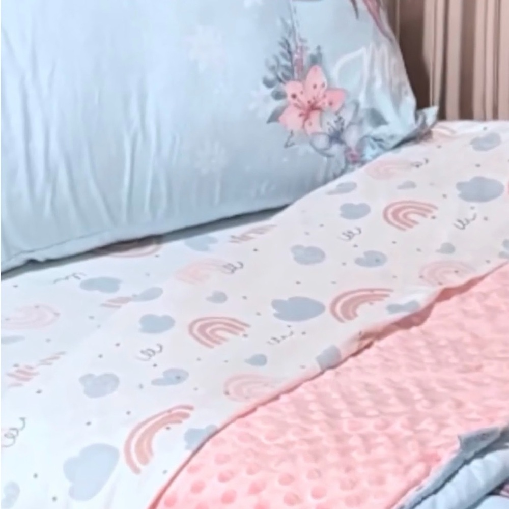 NWT, Toddler 4 Piece Unicorn Bed Set